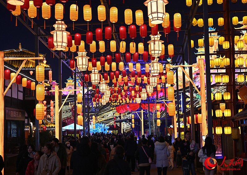 Цзыгун, Сычуань: Та??ажайып шамдар фестивал? туристерд? т?нт? етт?