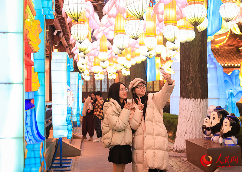 Нанкин, Цзянсу: Цинхуайда?ы к?з с?р?нд?рет?н шамдар фестивал?