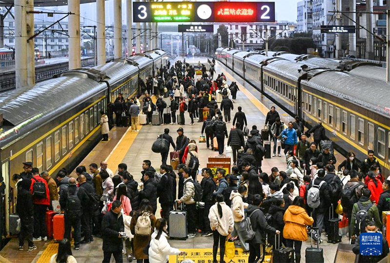 К?ктемг? тасымал К?ктем мерекес? алдында жолаушылар а?ыныны? шы?ына жетт?