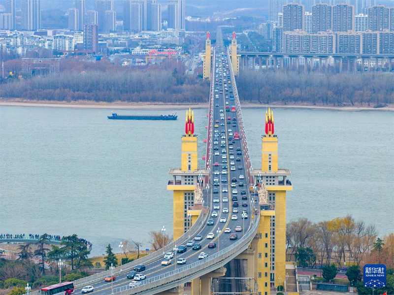 К?ктемг? тасымал К?ктем мерекес? алдында жолаушылар а?ыныны? шы?ына жетт?