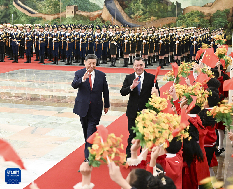 Си Цзиньпин ?ыр?ызстан президент? Садыр Жапаровпен кел?сс?здер ж?рг?зд?