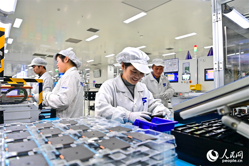 Фэнчэн, Цзянси: Интеллектуалды ?нд?р?с сапа мен ти?мд?л?кт? арттырды