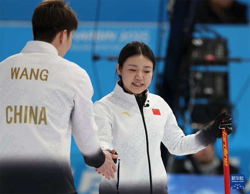 ?ытай ??рамасыны? ал?аш?ы медал?! Хань Юй/Ван Чжиюй ?ыс?ы аралас ж?пты? керлингтен ?ола медаль же??п алды