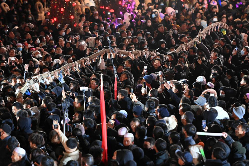 Б?к?л ?ала т?р?ындары ар?ан тартыс?а келд?