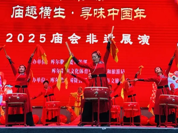 Шы?жа?ны? Корла ?аласында жа?а жылды? ?ибадатхана ж?рме?кес? думанды ?тт?