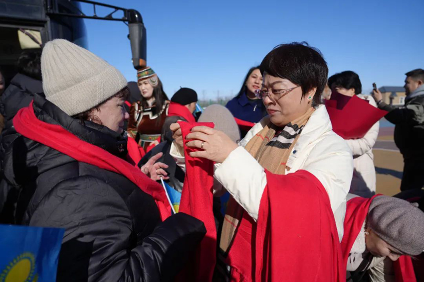 Шы?жа?ны? Тарба?атай айма?ы трансшекаралы? турист?к топты ?абылдады