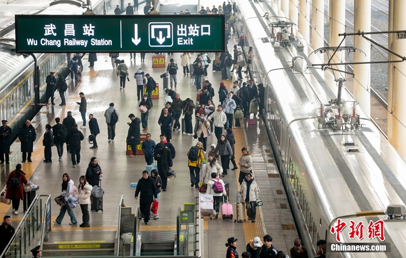 К?ктемг? тасымалда адамдарды? айма?аралы? а?ыны рекордты? де?гейге жетт?