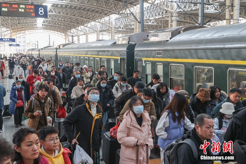 К?ктемг? тасымалда адамдарды? айма?аралы? а?ыны рекордты? де?гейге жетт?