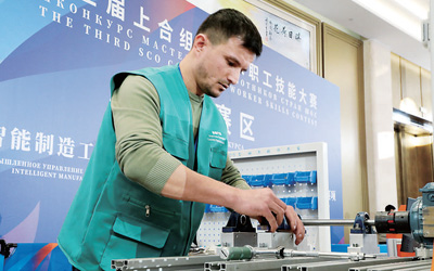 ?збекстанны? шабандоздары ??растырушы-слесарь бай?ауында.