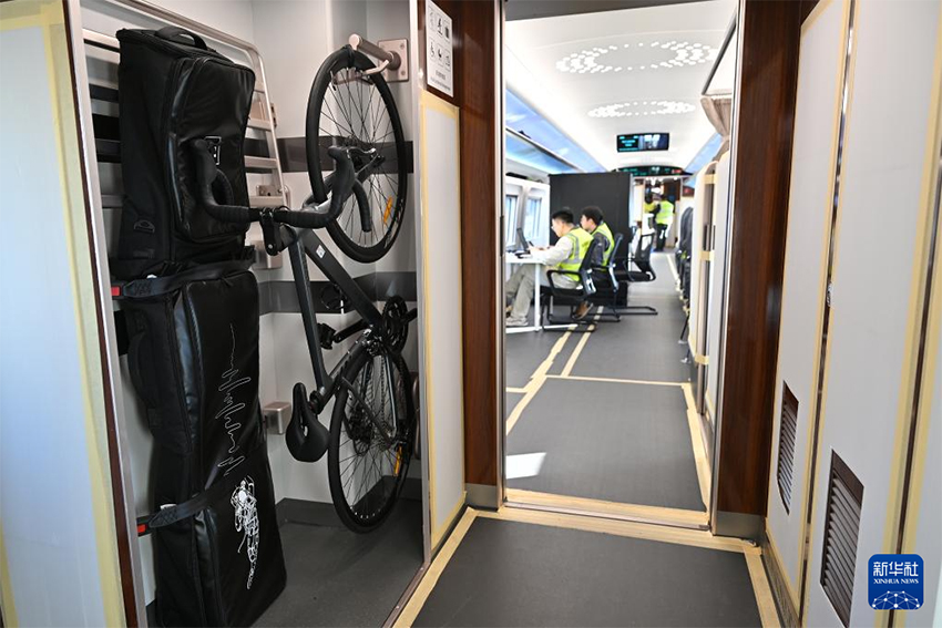 ?ытайда са?атына 400 ша?ырым CR450 EMU сына?тан ?туде