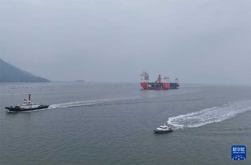 13 кемен? тиеген ?Хуажуйлон? жартылай су асты кемес? Африка?а жол тартты