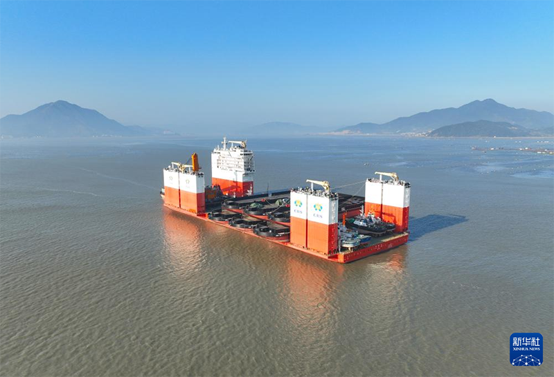 13 кемен? тиеген ?Хуажуйлон? жартылай су асты кемес? Африка?а жол тартты