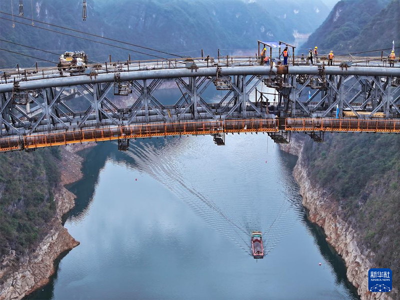 Гуйчжоуда?ы Вэнань-Мачанпин тем?ржолы Уцзян арнайы к?п?р? с?тт? б?р?кт?р?лд?