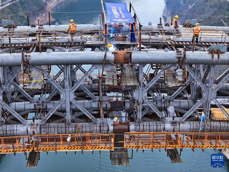 Гуйчжоуда?ы Вэнань-Мачанпин тем?ржолы Уцзян арнайы к?п?р? с?тт? б?р?кт?р?лд?