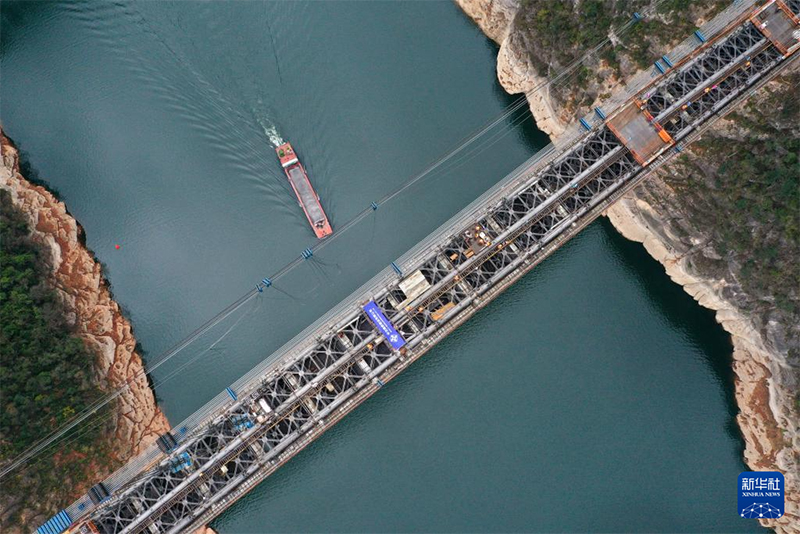 Гуйчжоуда?ы Вэнань-Мачанпин тем?ржолы Уцзян арнайы к?п?р? с?тт? б?р?кт?р?лд?