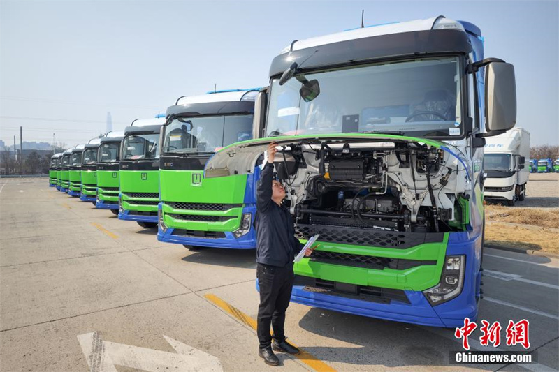 ?ытайда 200 кВт сутег? отын ?яшы?тары бар ауыр ж?к к?л?ктер?н?? 100 данасы ресми т?рде зауыттан шы?ты