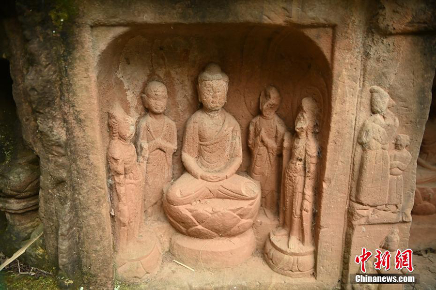 Сычуанны? Мэйшанында?ы тау арасына жасырын?ан жартас м?с?ндер