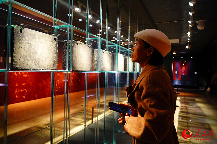 ?ытайды? ?лтты? ?нер м?ражайында ?Ганьсу ж?бек жолы ?нер?н?? ?азыналары? к?рмес? ашылды