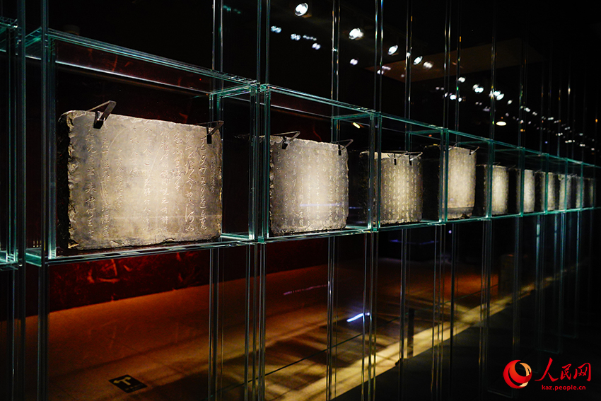 ?ытайды? ?лтты? ?нер м?ражайында ?Ганьсу ж?бек жолы ?нер?н?? ?азыналары? к?рмес? ашылды