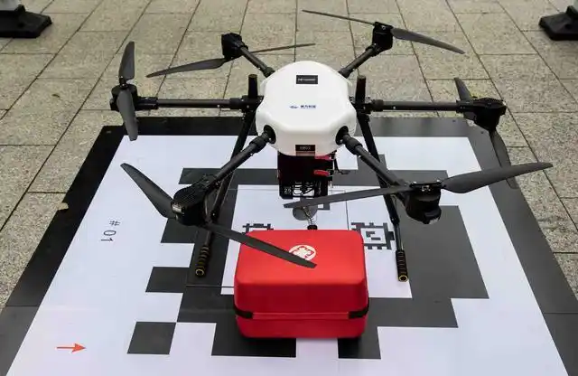 Шэньчжэнь ?бес минутты? ??т?ару ше?бер?н? ?зарту ?ш?н AED жабды?тарымен жабды?тал?ан дронды ?ске ?осты