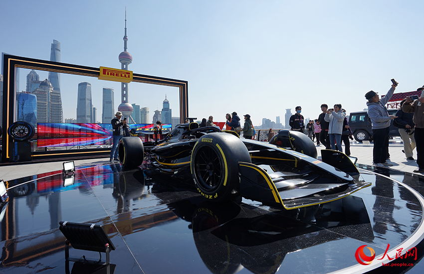Шанхай: ?Формула-1 ?ытай Гран-при?не ??рмет? авток?рмес? к?пш?л?кт?? ?ызы?ушылы?ын тудырды