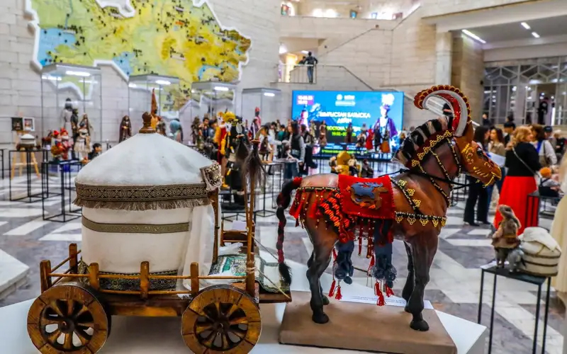 Алматыда 100-ден астам ?уырша? ?ойыл?ан к?рме ашылды