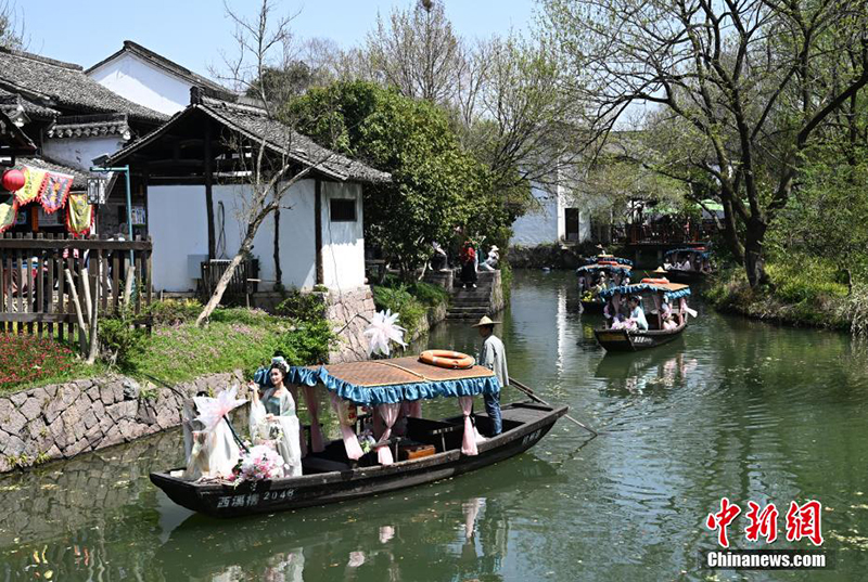 Ханчжоуда г?лдер мерекес? ?тт?