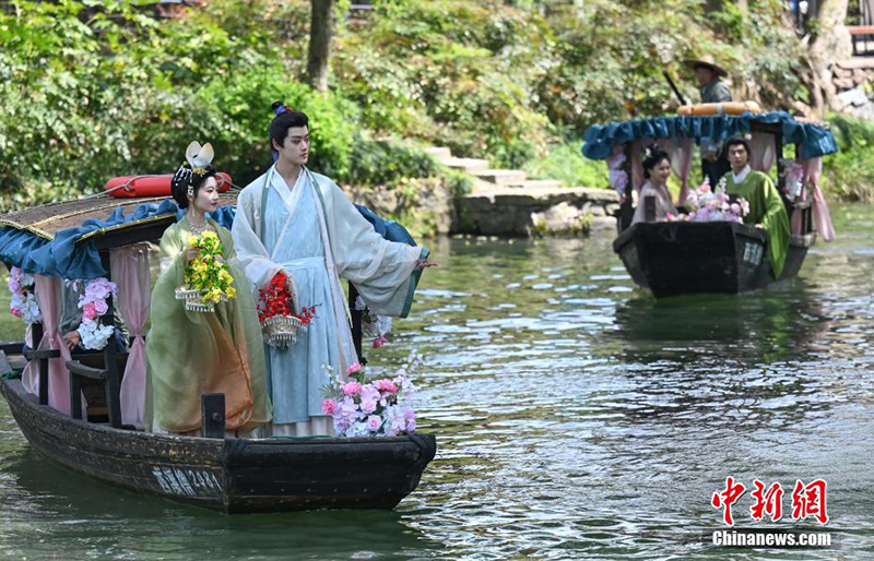 Ханчжоуда г?лдер мерекес? ?тт?