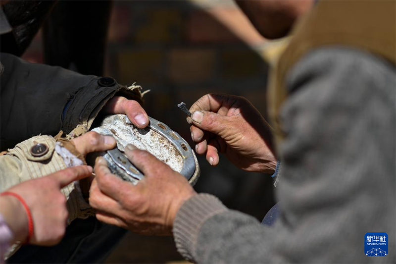 Памир ?ст?рт?ндег? арман аренасында ба? сына?ан ал?аш?ы ?йел шабандоз