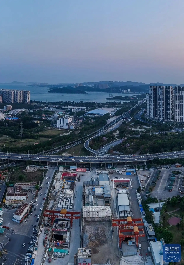 Са?атына 350 км жылдамды?пен ж?рет?н ?лемдег? ал?аш?ы б?р ш???ырлы, ?ос жола?ты те??з астында?ы жо?ары жылдамды?ты тем?ржол туннел? ?ске ?осылды