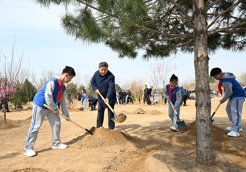 Си Цзиньпин: ?лы отанымызды? даласын жасыл желекпен к?мкерей?к