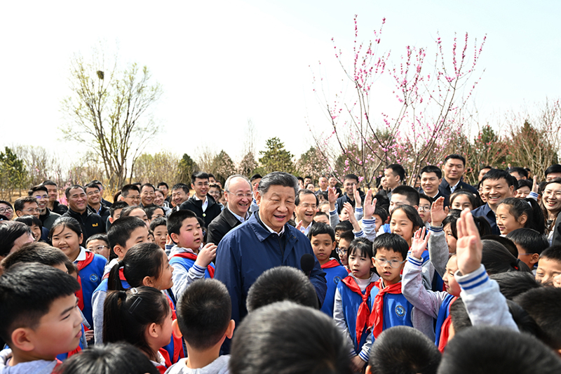 Си Цзиньпин: ?лы отанымызды? даласын жасыл желекпен к?мкерей?к