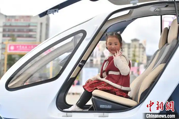 Бас?арылатын дрон ал?аш рет Сицзанны? 3000 метр би?кт?г?нде дебют жасады