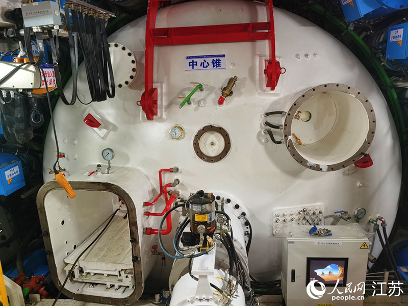 ?лемдег? е? ?зын тас жолды? су астында?ы ?ал?ан туннел? ?азыла бастады