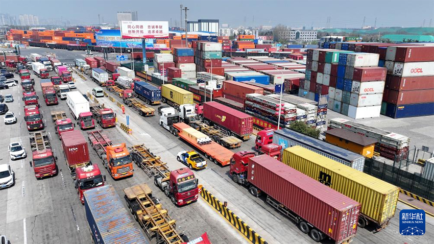 Шаньдун портыны? ж?к ж?не контейнер айналымы б?р?нш? то?санда ?с?м к?рсетт?