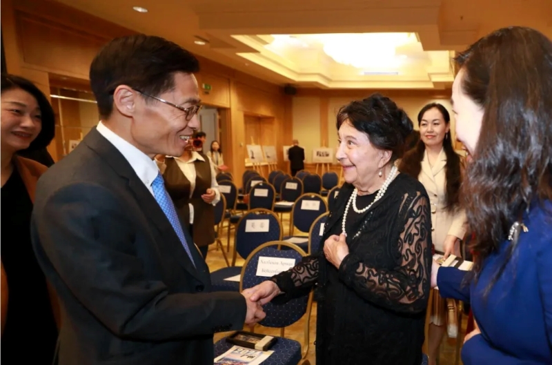 Алматыда ?Сянь Синхай ескертк?ш? мен ала?ын ж?ндеу жобасын? ?ске ?осу р?с?м? ?тт?