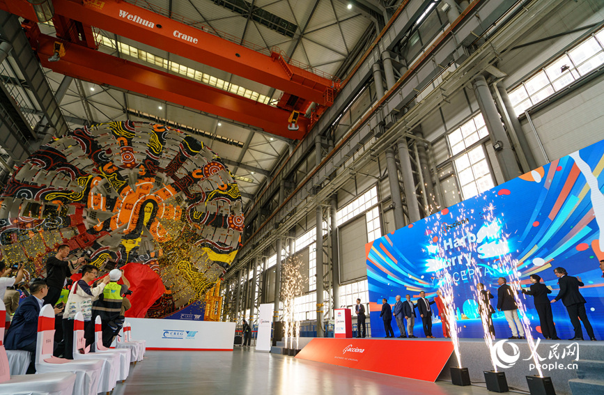 ?ытай шетелге экспорттайтын е? ?лкен диаметрл? ?ал?ан машинасы 16 с?у?рде зауыттан шы?ты