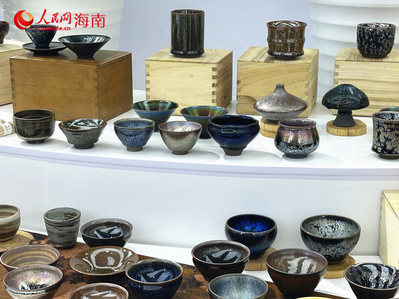 Т?тыну тауарлары к?рмес?ндег? ?ытай элементтер?н ?амты?ан отанды? ?с?нд? б?йымдар?