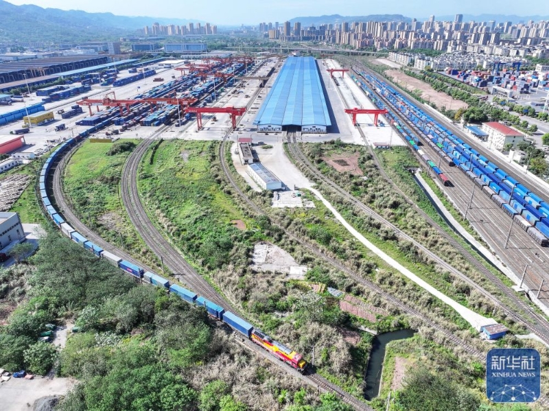 Чунциннен Орталы? Азия?а ал?аш?ы т?ра?ты ж?к пойызы жол?а шы?ты