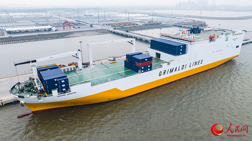 Тайцан, Цзянсу: Сучжоу порты Африка?а айналмалы контейнерл?к кеме ба?ытын ашты