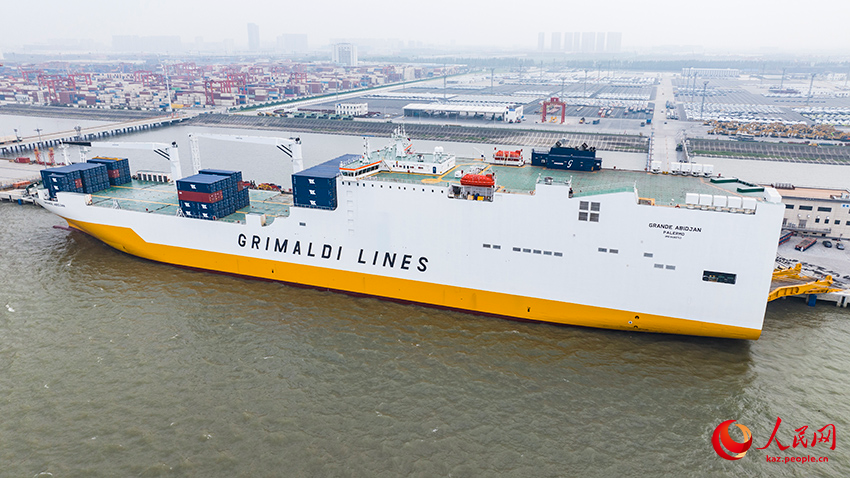 Тайцан, Цзянсу: Сучжоу порты Африка?а айналмалы контейнерл?к кеме ба?ытын ашты