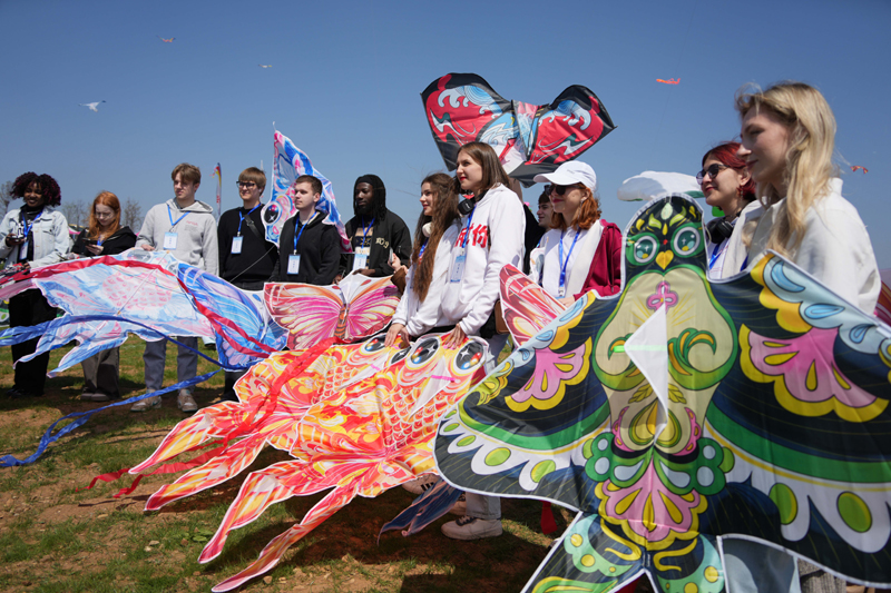 Вэйфанда 42-?нш? халы?аралы? батпырауы? фестивал? басталды