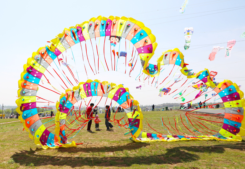 Вэйфанда 42-?нш? халы?аралы? батпырауы? фестивал? басталды