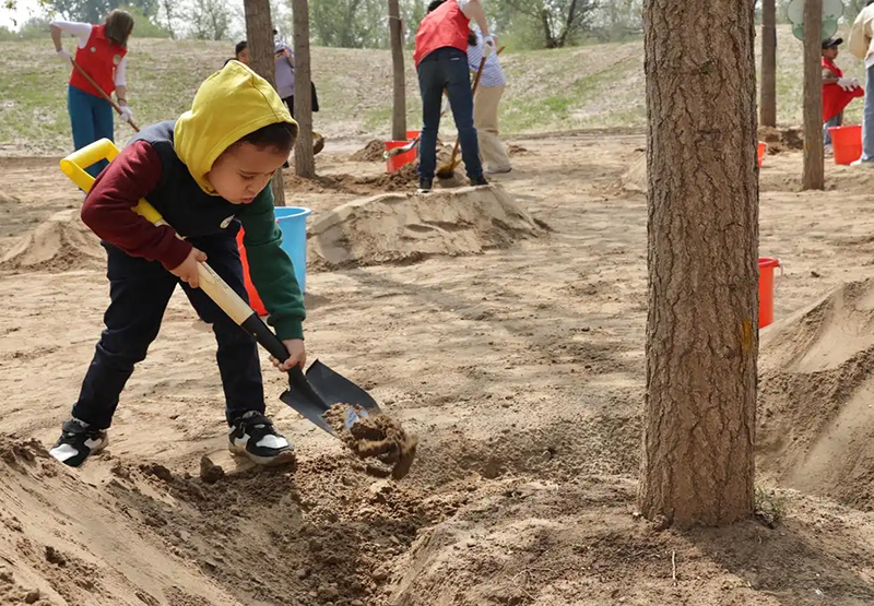 ШЫ? отбасыны? жастары Бейж??де досты? а?ашын отыр?ызды