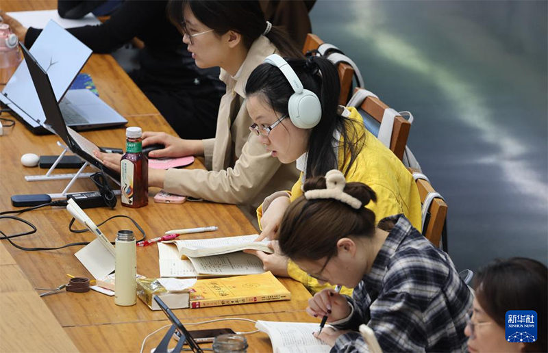 Б?г?н - Д?ниеж?з?л?к к?тап о?у к?н?