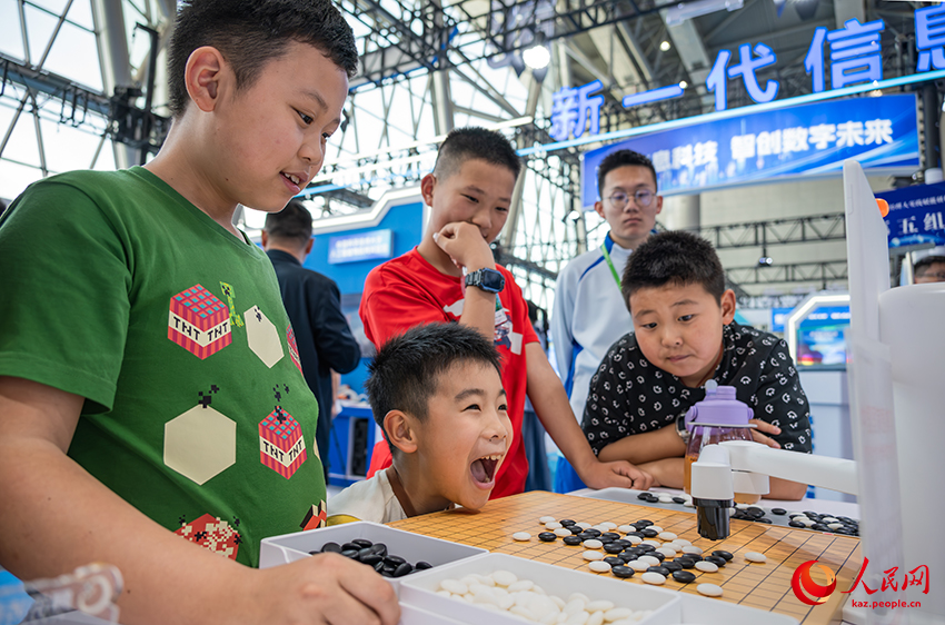 ??ылыми ж?рме?кедег?? жа?а технологиялармен танысу