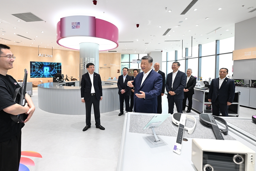 Си Цзиньпин: Шанхайды жа?анды? ы?палы бар ?ылыми ж?не технологиялы? инновацияларды? шы?ына айналдыру керек