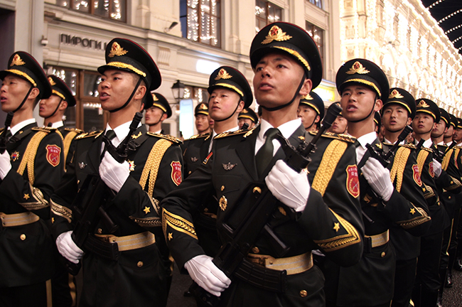 ?ытайды? ??рмет ?арауылы М?скеудег? ?ызыл ала?да ?скери парадты? дайынды?ына ?атысты