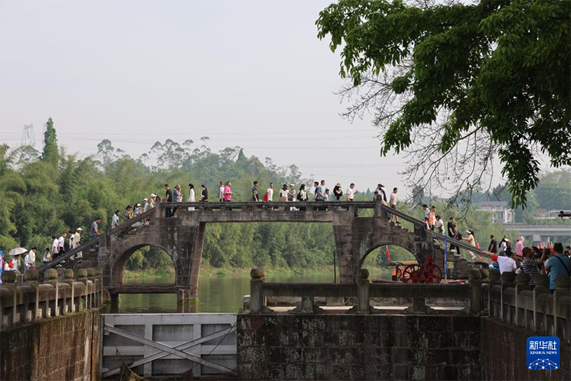 1 мамыр мерекес? кез?нде ел ?ш?нде 314 миллион адам саяхатта?ан