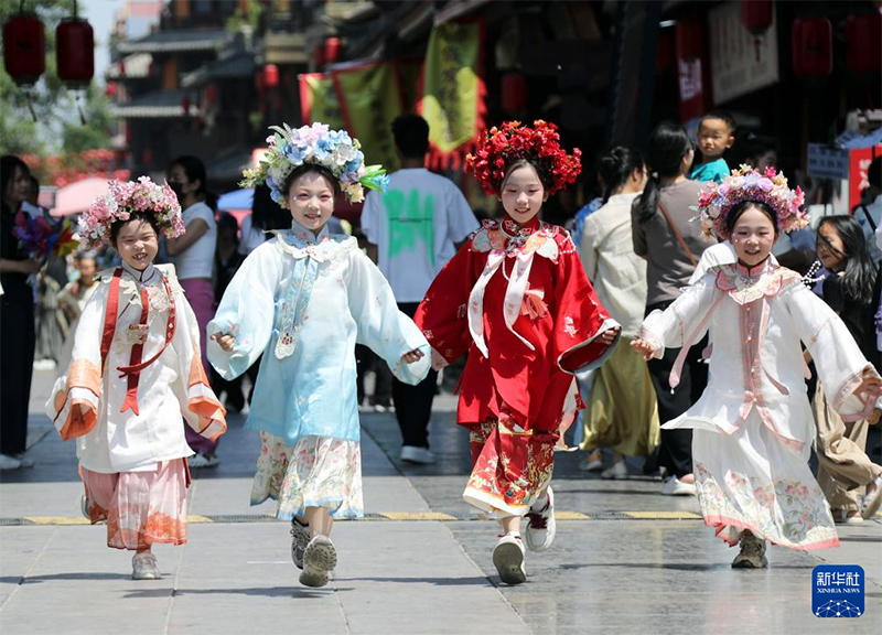 1 мамыр мерекес? кез?нде ел ?ш?нде 314 миллион адам саяхатта?ан